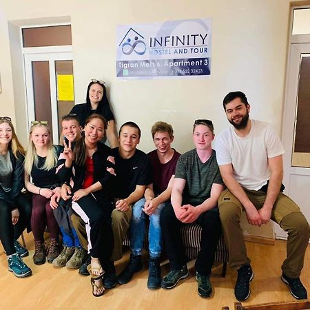 Infinity Hostel & Tour 耶烈万 外观 照片