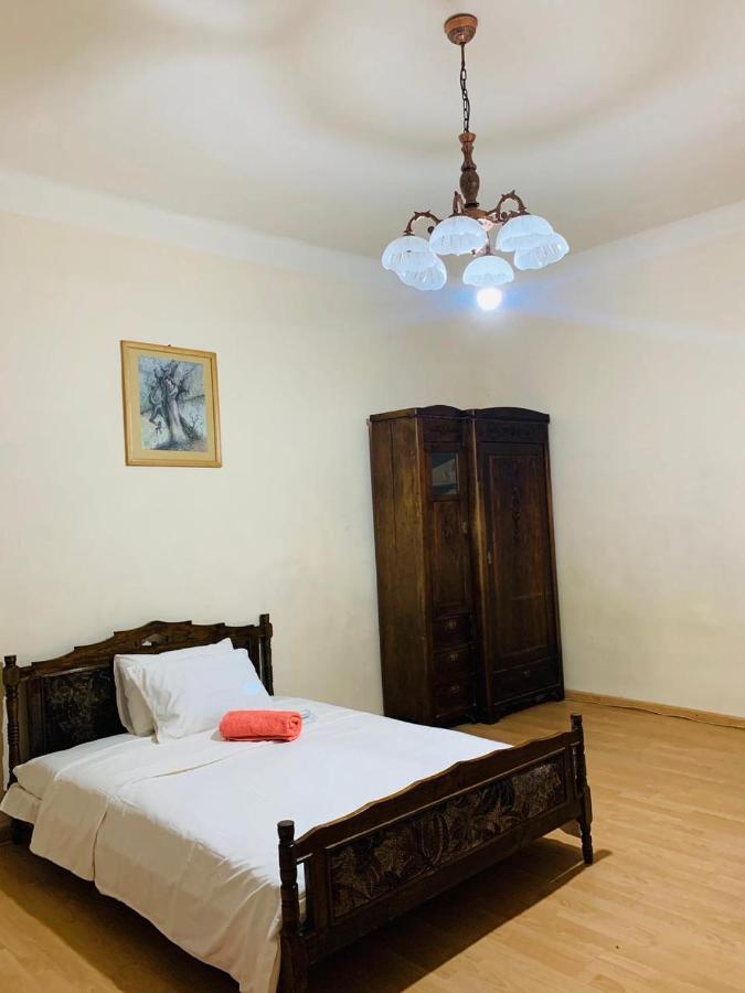 Infinity Hostel & Tour 耶烈万 外观 照片