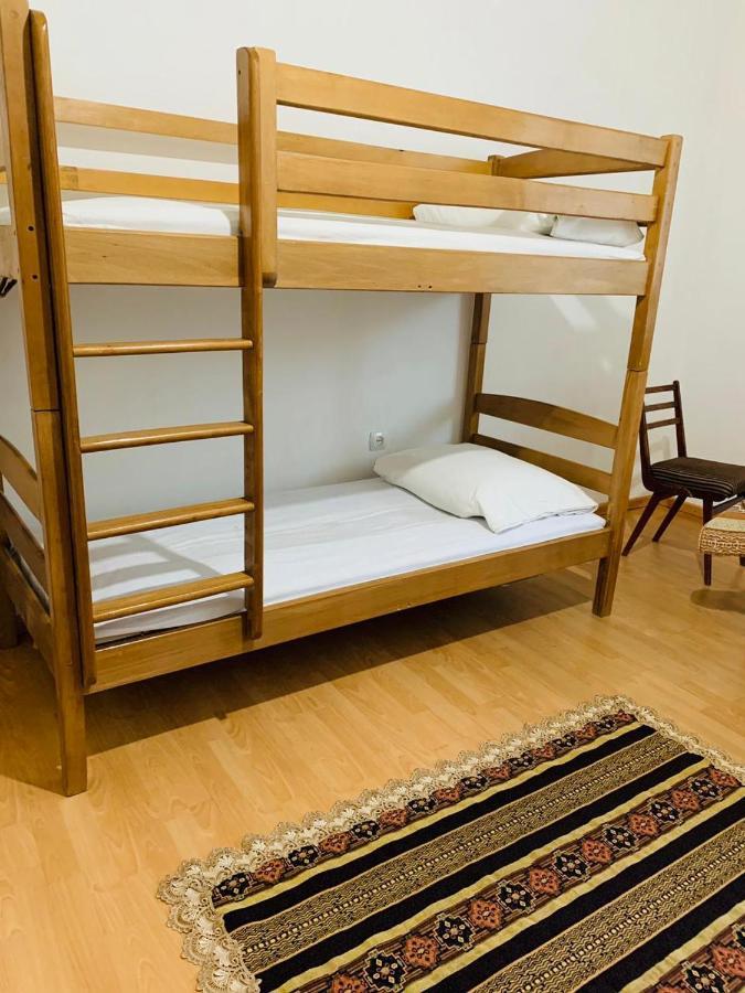 Infinity Hostel & Tour 耶烈万 外观 照片