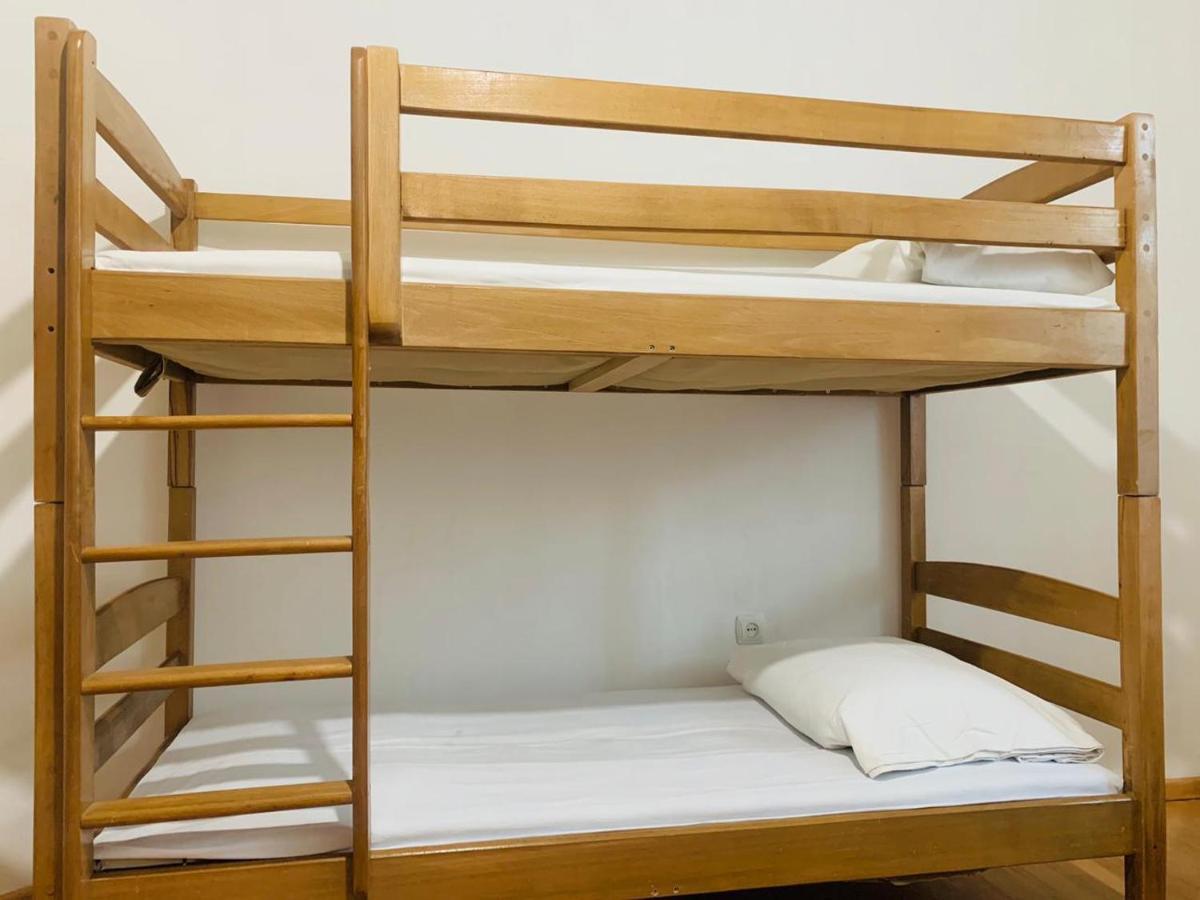 Infinity Hostel & Tour 耶烈万 外观 照片