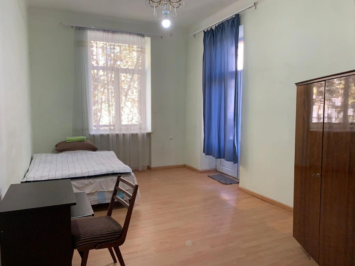 Infinity Hostel & Tour 耶烈万 外观 照片