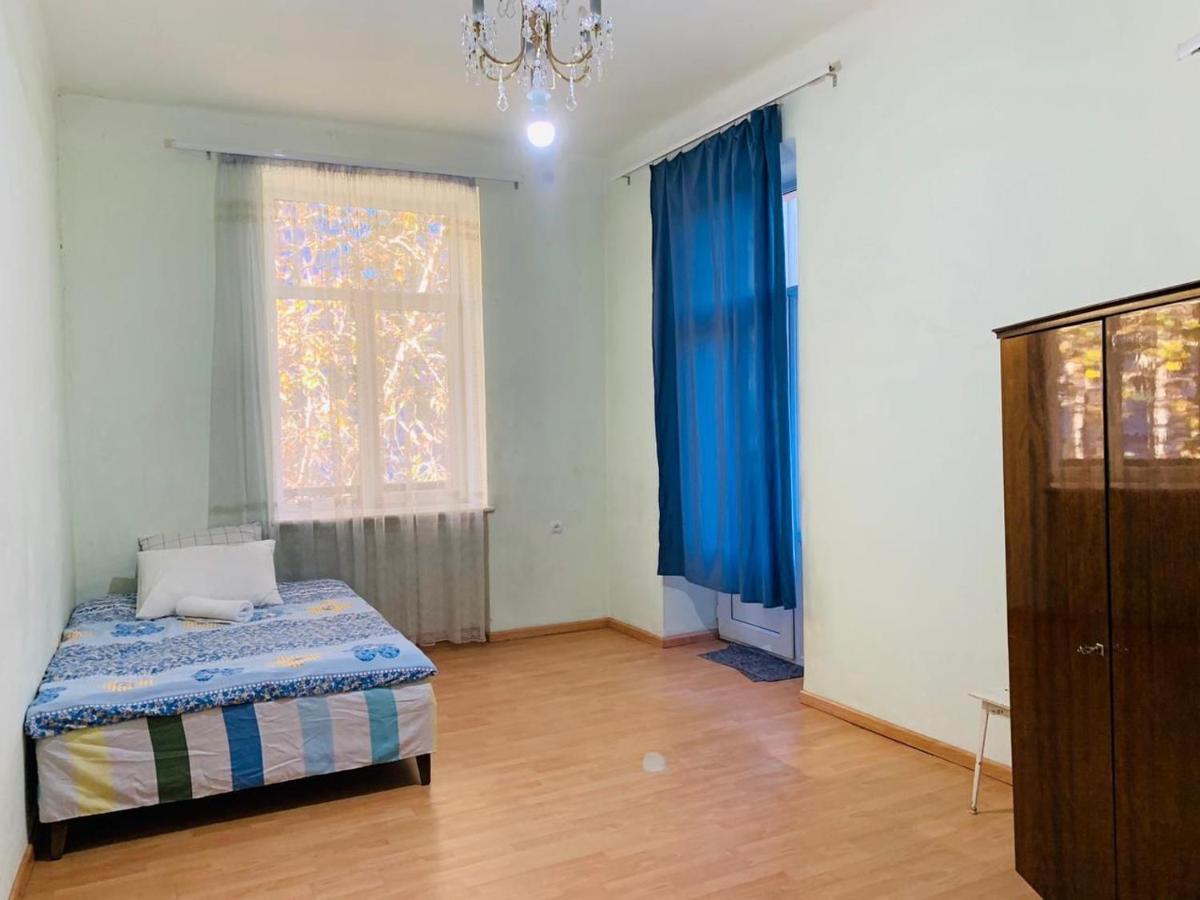 Infinity Hostel & Tour 耶烈万 外观 照片