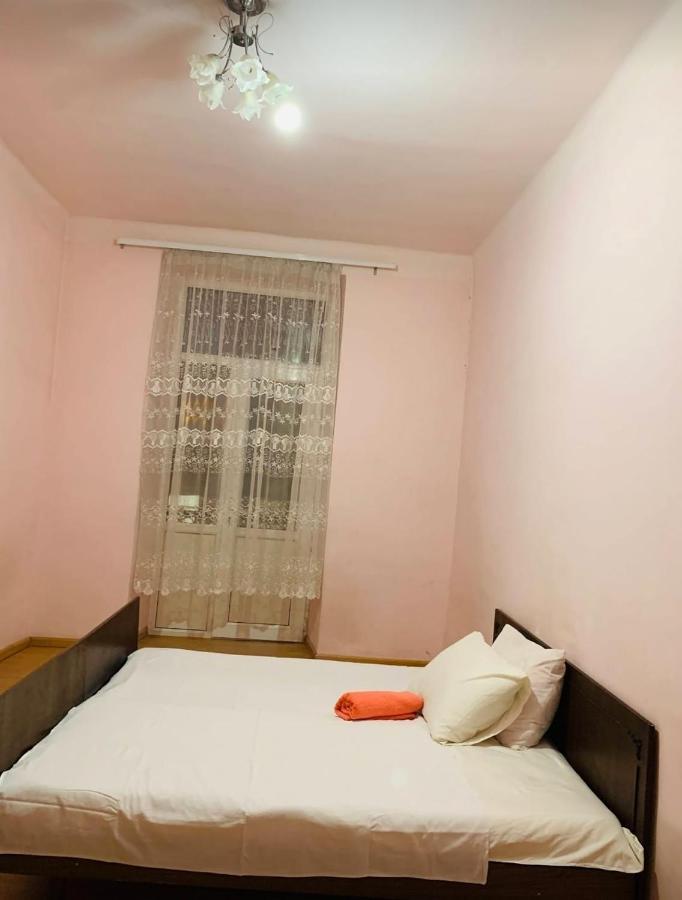 Infinity Hostel & Tour 耶烈万 外观 照片