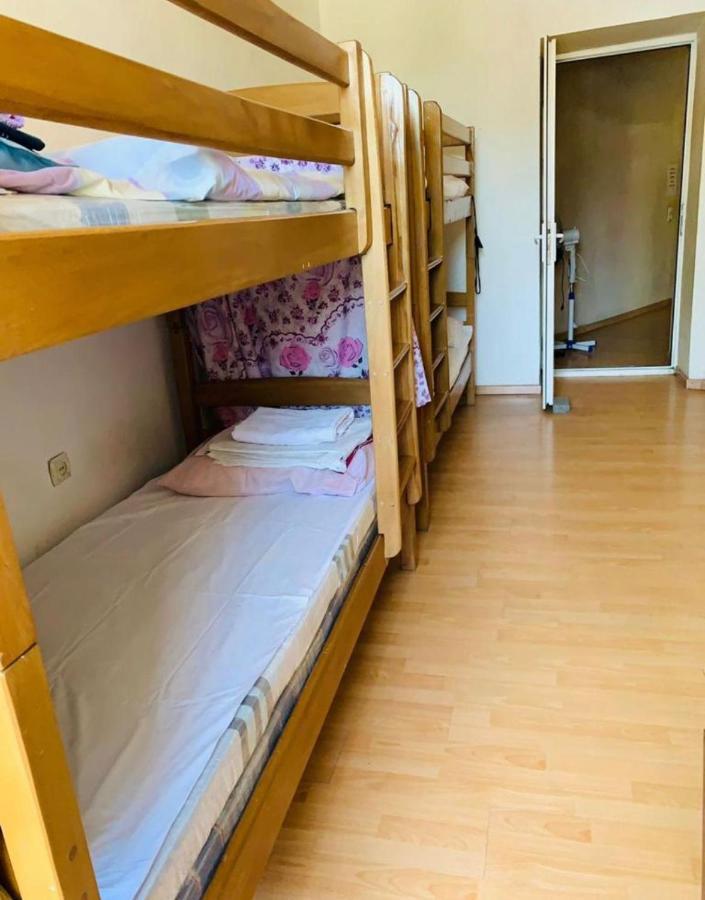 Infinity Hostel & Tour 耶烈万 外观 照片