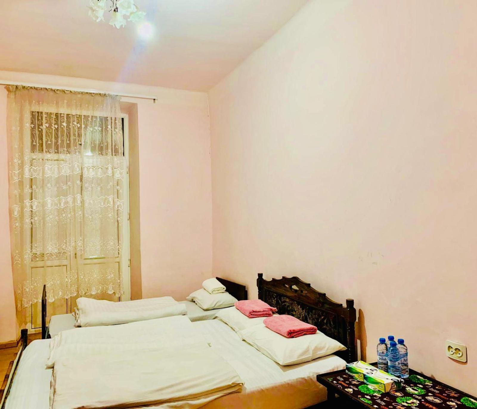 Infinity Hostel & Tour 耶烈万 外观 照片