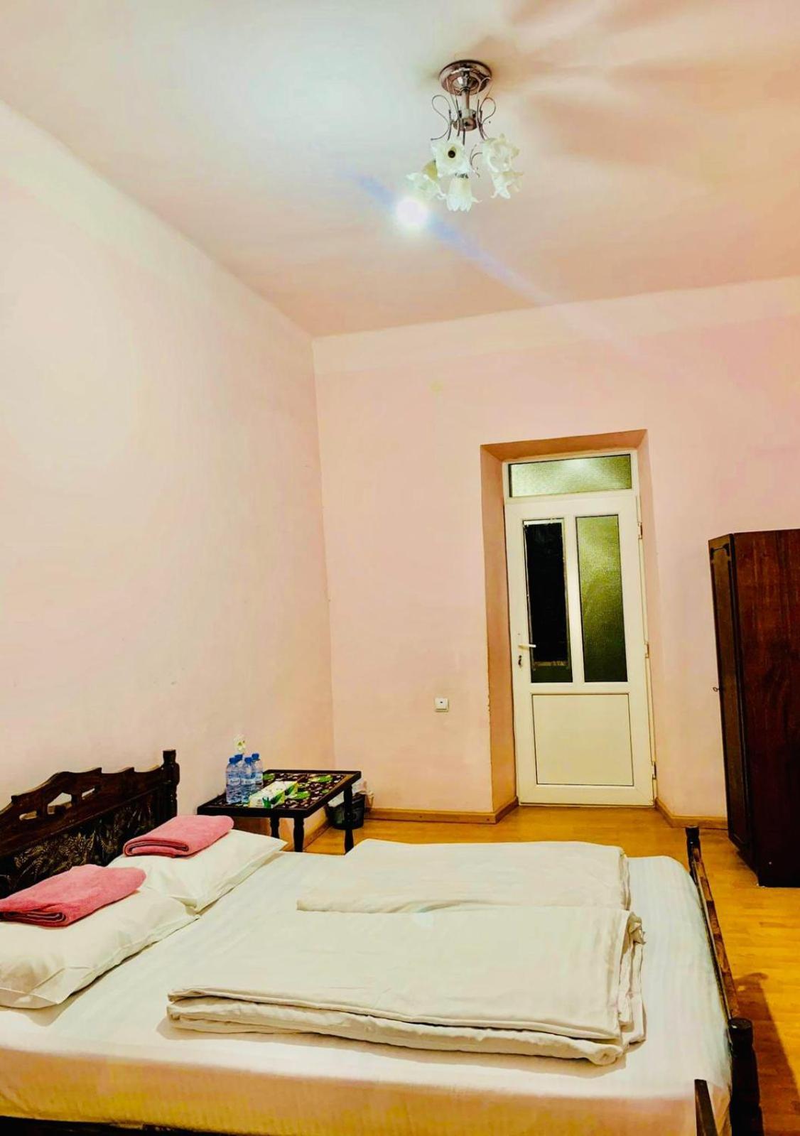 Infinity Hostel & Tour 耶烈万 外观 照片
