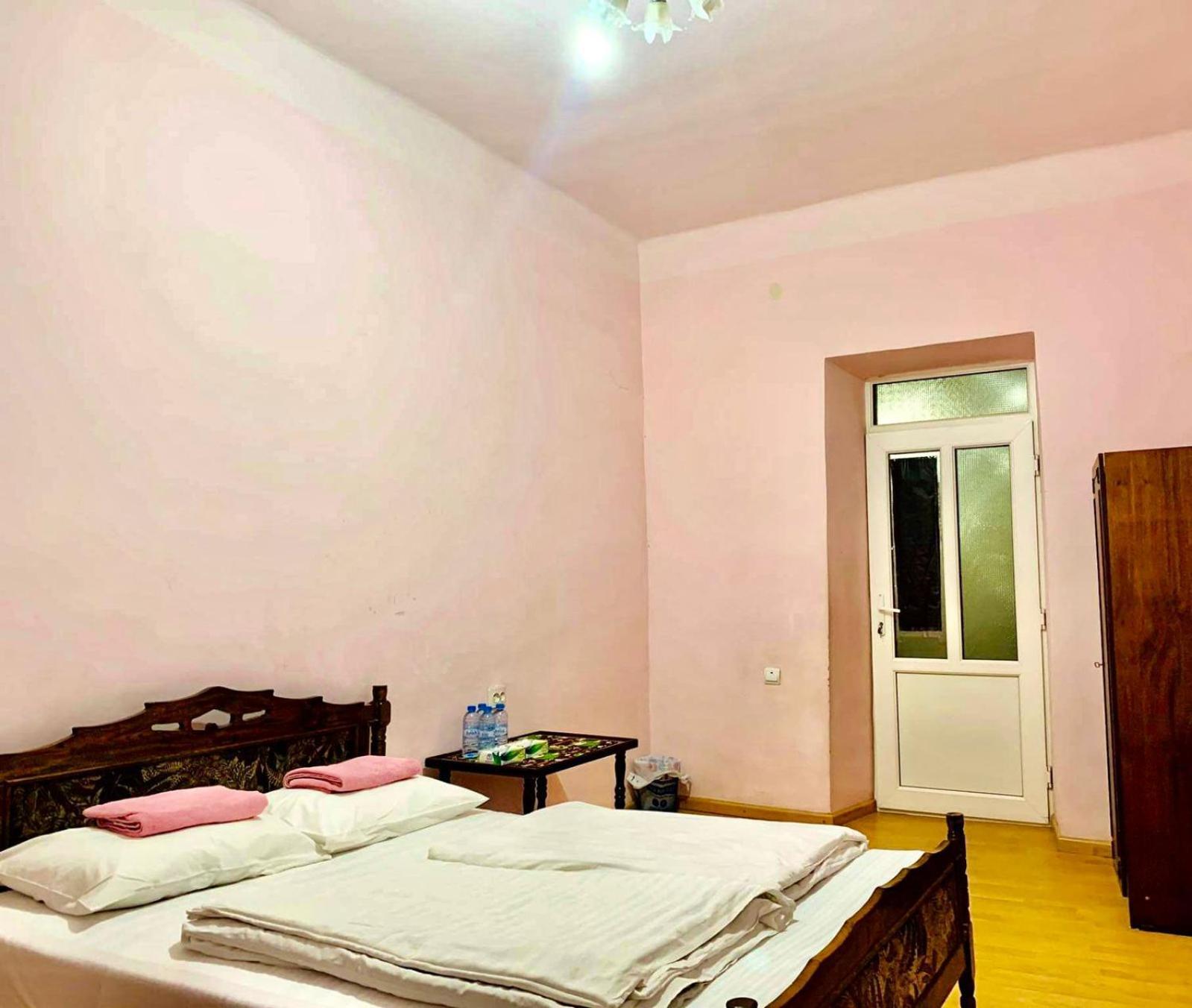 Infinity Hostel & Tour 耶烈万 外观 照片