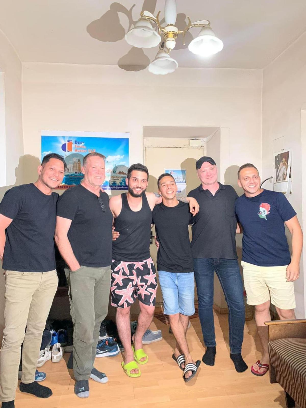 Infinity Hostel & Tour 耶烈万 外观 照片